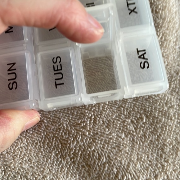 Vera Bradley Travel Pill Case NWT - Picture 7 of 7